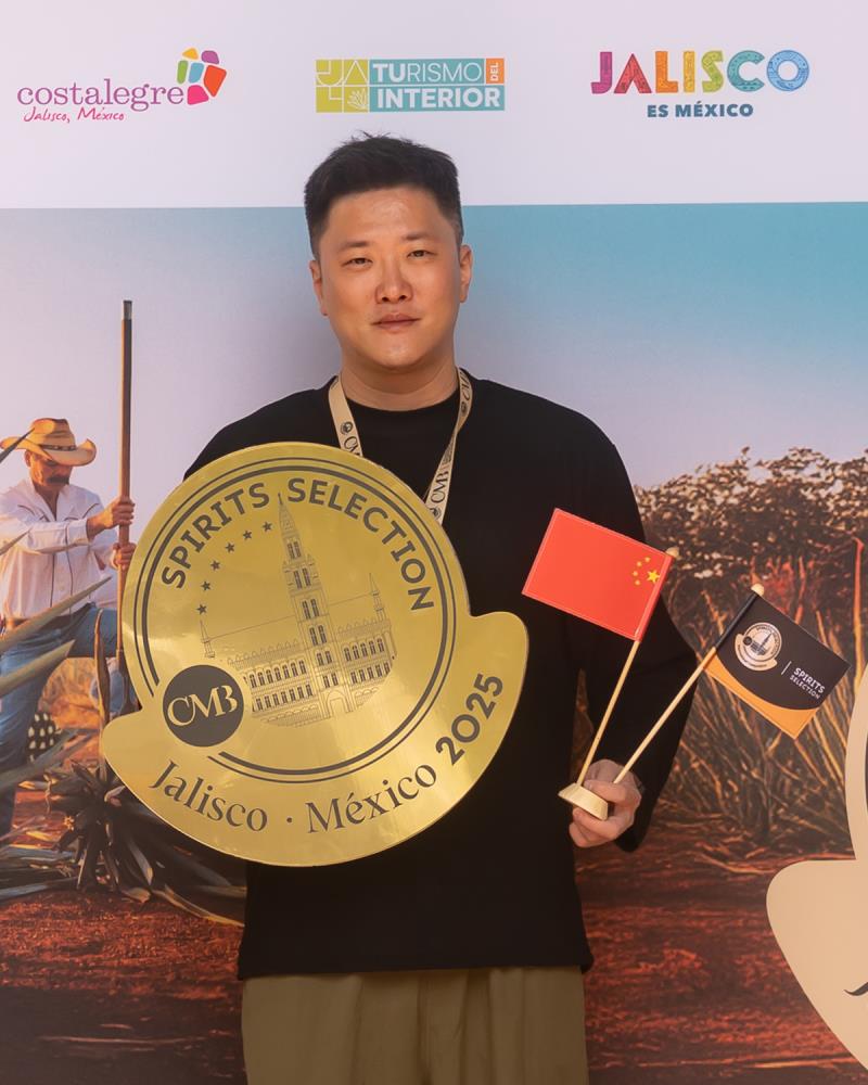 YANG Yanhua